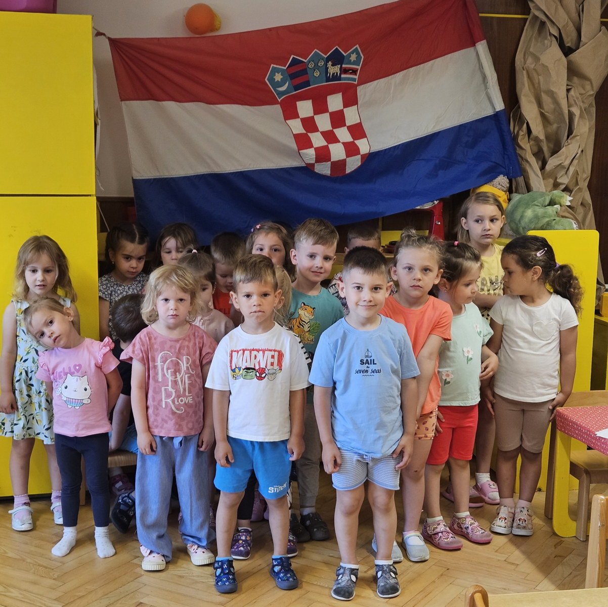 PO PČELICA- ZVJEZDICE